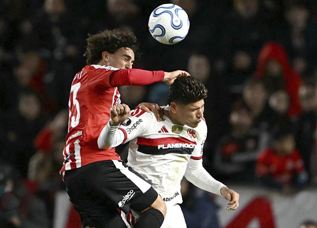 Flamengo empata com Estudiantes e decide vaga na final da Libertadores no Maracanã