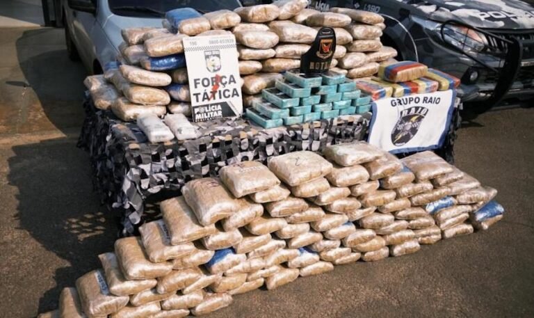 Dupla é presa em rodovia de MT transportando mais de 200 tabletes de drogas
