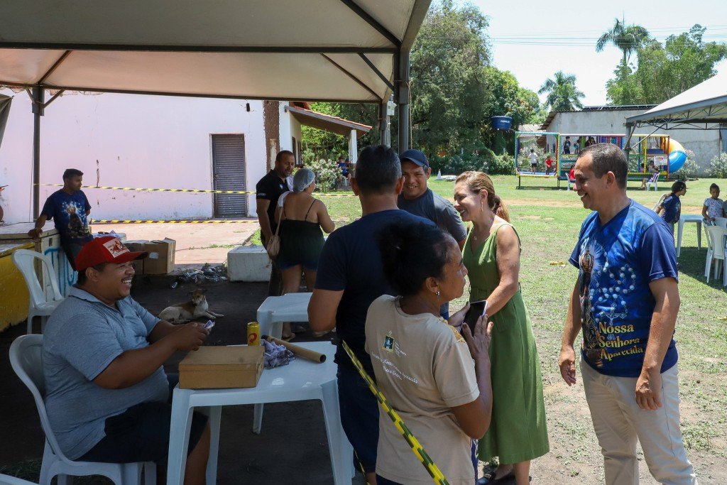Flávia Moretti celebra dia de Nossa Senhora em missa no distrito de Praia Grande