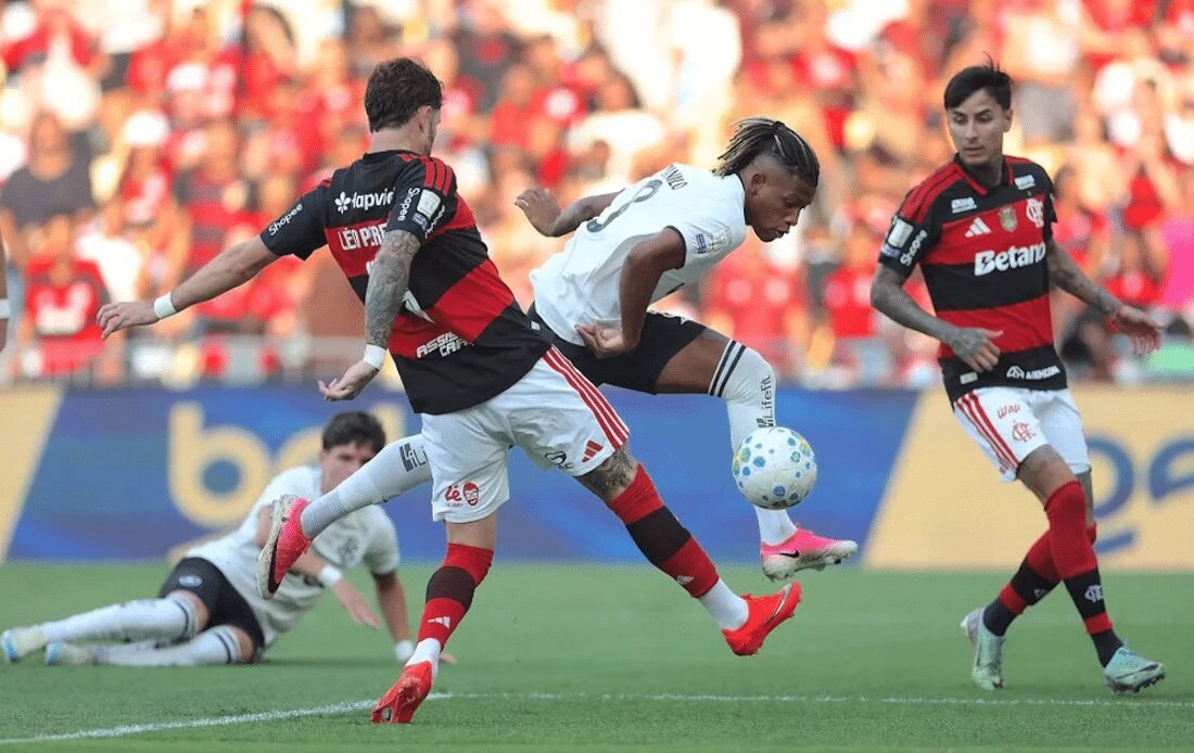 Estudiantes elimina o Flamengo e vai decidir a Libertadores com Palmeiras