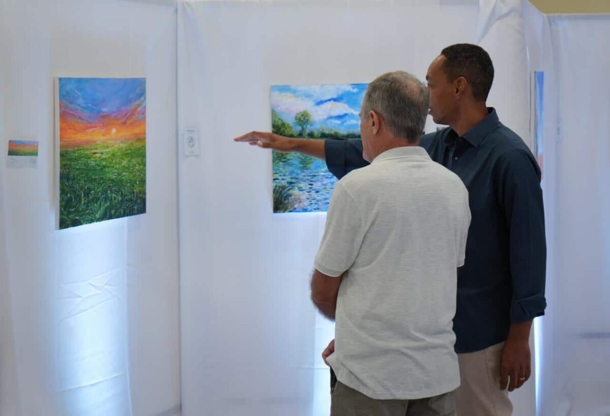 Exposição em Sorriso reúne pinturas inspiradas nas paisagens de Mato Grosso