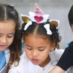 Bruna Biancardi reúne ‘turminha especial’ na cozinha e celebra Dia das Crianças