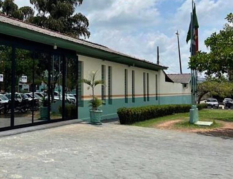 Fumaça intensa atinge área urbana em Alta Floresta e prefeitura alerta para medidas de segurança