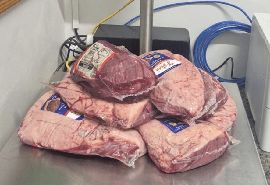 Funcionário é preso suspeito de furtar 11 peças de picanha no Médio Norte