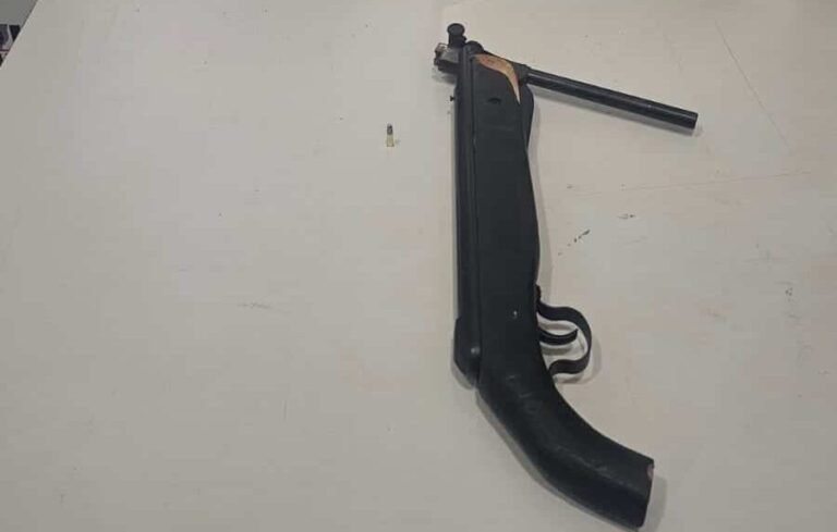 Homem é preso com espingarda de pressão adaptada em Sorriso