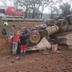 Identificado motorista que morreu após carreta tombar em Mato Grosso