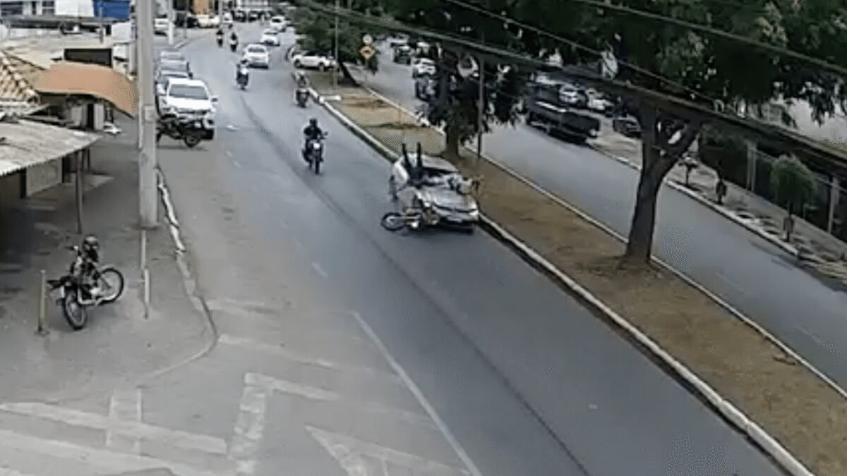 Idoso morre após ser atropelado em avenida e condutor embriagado é preso em Mato Grosso