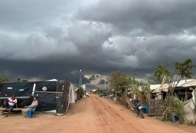 Famílias vivem em acampamento improvisado há 20 anos à espera de assentamento em MT
