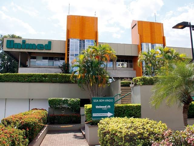 Unimed é condenada a pagar R$ 10 mil por negar internação a paciente em surto psicótico