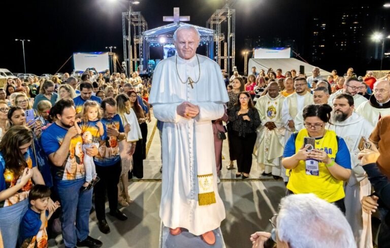 Inaugurada escultura do Papa João Paulo II em Mato Grosso