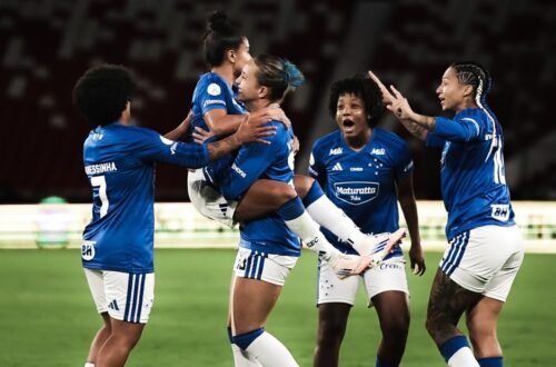 Libertadores Feminina: Cruzeiro resiste à altitude e vence na estreia