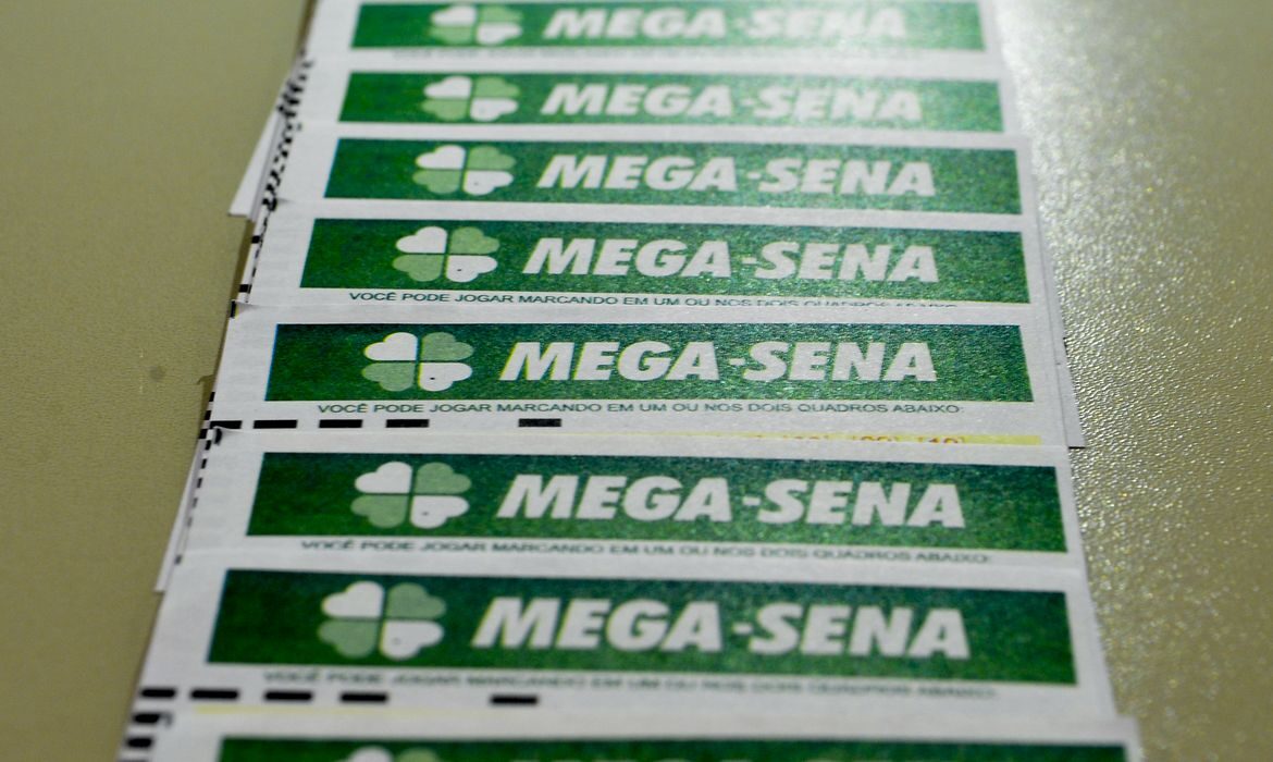 Mega-sena acumula e prêmio vai a r$ 100 milhões para o próximo sorteio