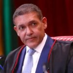 Ministro do TSE suspende propaganda de Lula por omitir arquivamento de investigação