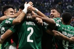 Palmeiras goleia, segue na cola do líder e deixa o Corinthians encostado no Z4