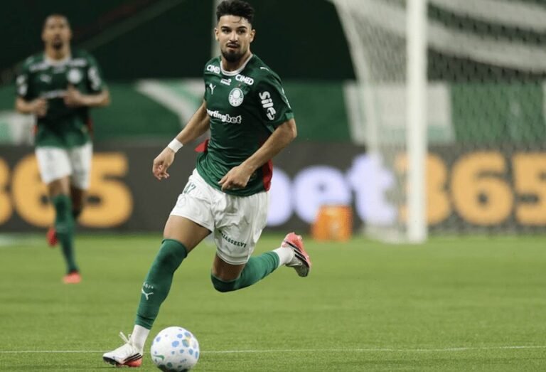 Palmeiras vence o Bahia e fica a um ponto do Flamengo
