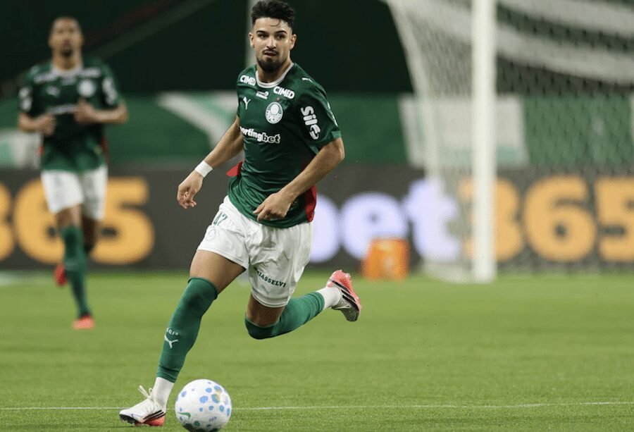 Palmeiras vence o Bahia e fica a um ponto do Flamengo