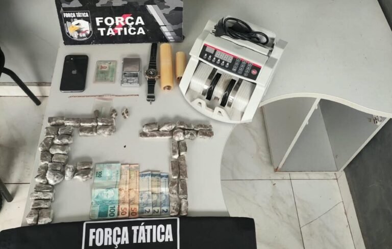 PM aborda motociclista por ultrapassagem irregular e apreende drogas em Mato Grosso