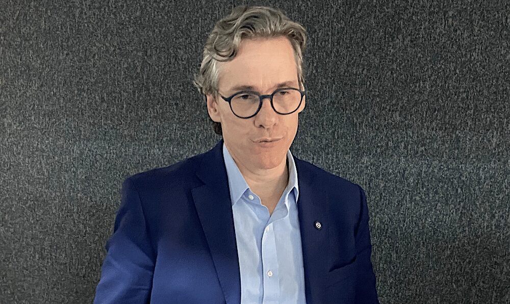 Procurador estuda corte de despesas para manter investimentos e não descarta demissões voluntárias em Mato Grosso