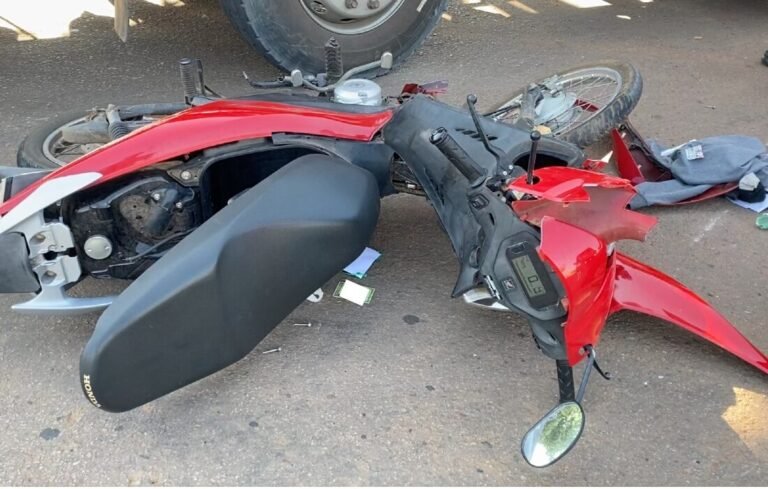 Sinop: adolescente sofre múltiplas fraturas após colisão de moto e caminhão
