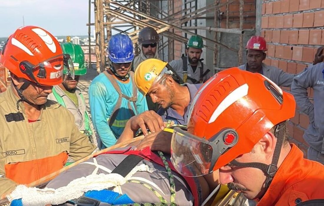 Sinop: trabalhador é socorrido após cair três metros em obra