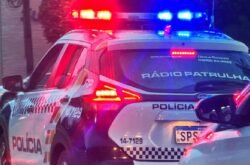Suspeita de abandonar criança de 1 ano desacata policiais e é presa em Colíder  