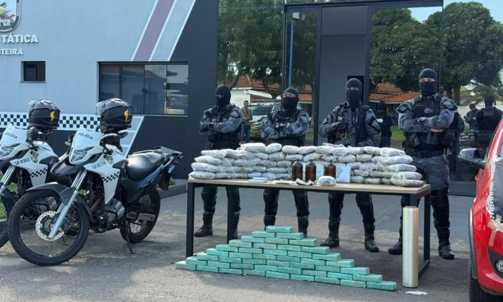 PM prende dupla com 110 tabletes de drogas e causa prejuízo de R$ 2,5 milhões ao crime