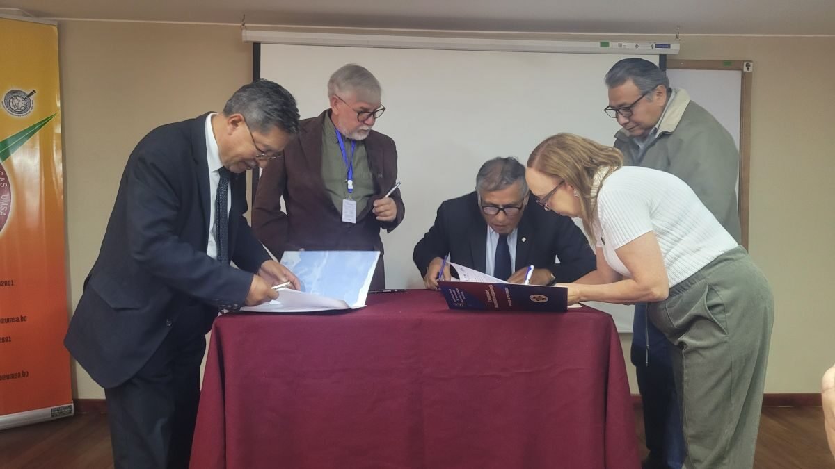 Unemat firma parceria com universidade da Bolívia para ampliar cooperação científica