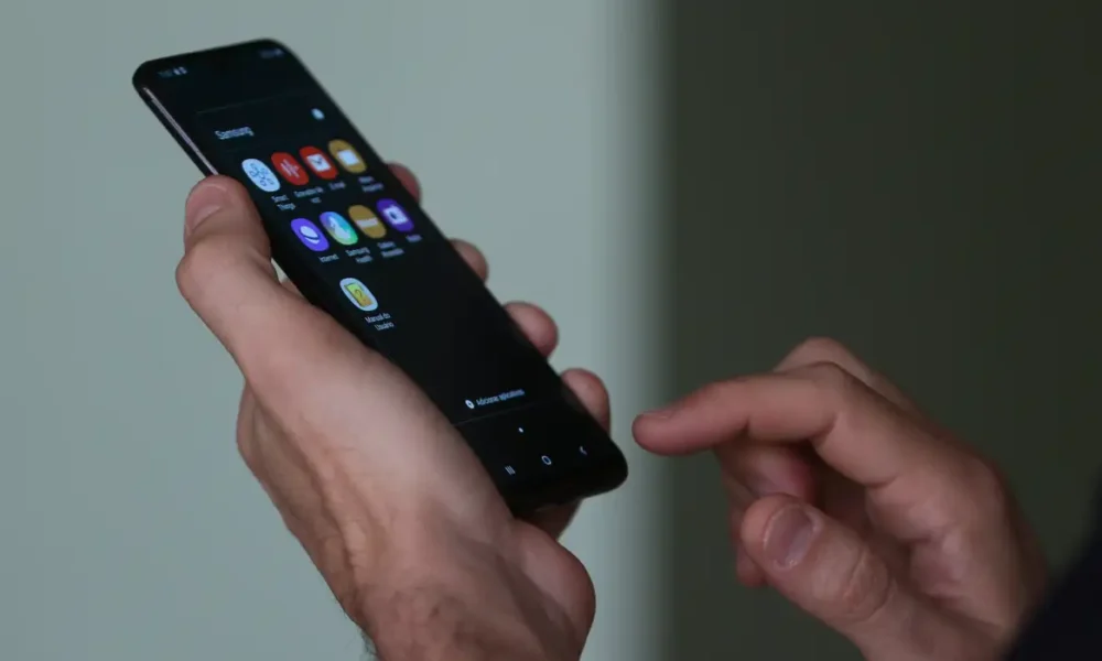Celular da empresa na nuvem: como dividir o acesso da equipe